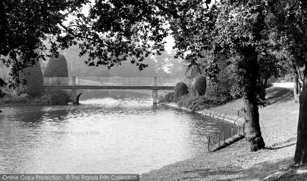Photo of Crewe, Queen's Park, The Lake And Bridge c.1950