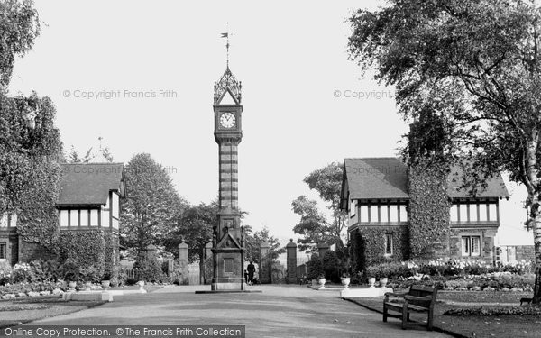 Photo of Crewe, Queen's Park, The Main Entrance c.1950