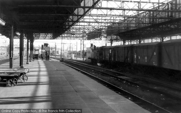 Photo of Crewe, Station c.1965