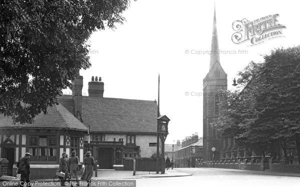 Photo of Crewe, the Chetwode Arms and St Paul's Church 1951