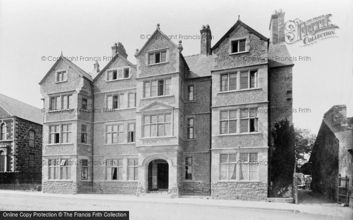 Photo of Criccieth, George Hotel 1892