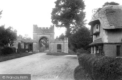 Crichel House, Park Entrance 1904, Crichel Ho