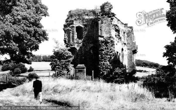 Photo of Crickhowell, The Castle 1951