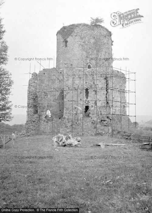 Photo of Crickhowell, Tretower Castle 1953