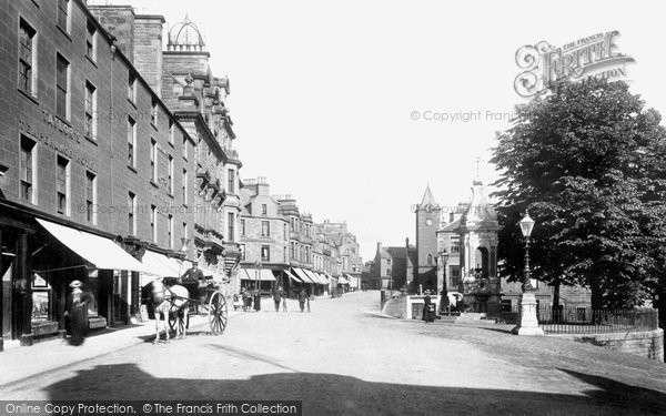 Photo of Crieff, James Square 1899