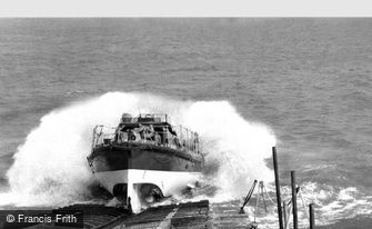 Cromer, Launching of the Lifeboat c1955