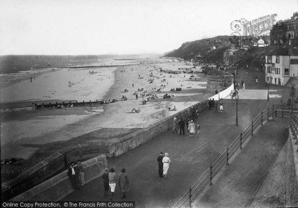 Photo of Cromer, Looking East 1933