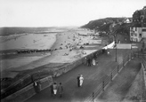 Looking East 1933, Cromer