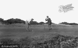 Playing Golf 1933, Cromer