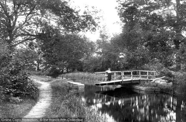 Photo of Crookham Village, Swing Bridge On The Canal 1910