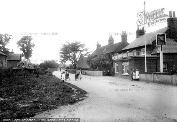 Photo of Crookham Village, The Street And The Black Horse 1910