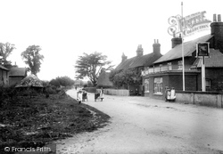 The Street And The Black Horse 1910, Crookham Village
