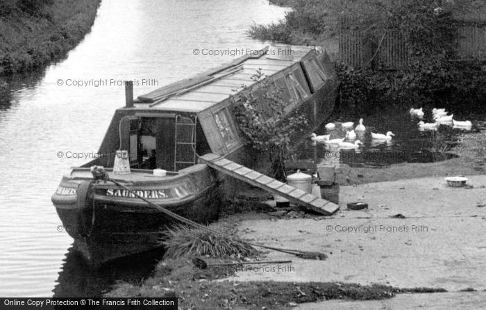 Photo of Cropredy, A Barge On The Oxford Canal c.1960