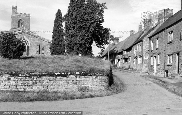 Photo of Cropredy, Red Lion Street And St Mary's Church c.1955