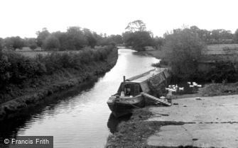 Cropredy, the Oxford Canal c1960
