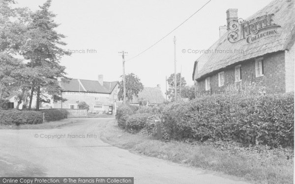 Photo of Cropredy, The Village c.1960