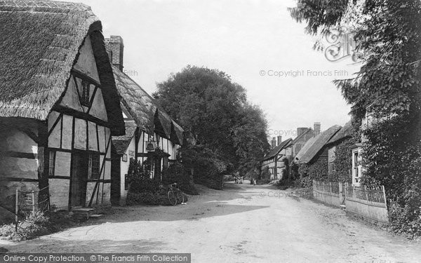 Photo of Cropthorne, The Village 1910