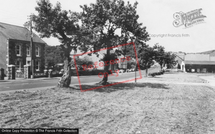 Photo of Cross Hands, Llanelly Road c.1965