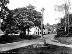 Cross And Carew Arms 1929, Crowcombe