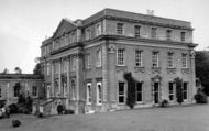 Crowcombe Court 1950, Crowcombe