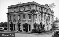 Crowcombe Court 1950, Crowcombe
