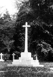 Cross In The Churchyard 1914, Crowthorne