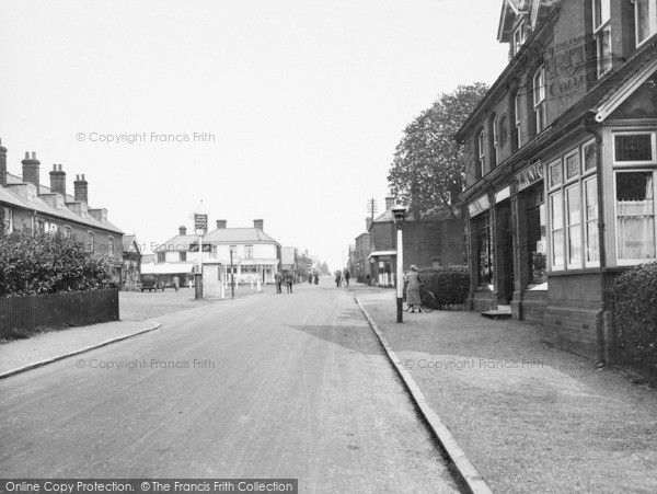 Photo of Crowthorne, High Street 1925