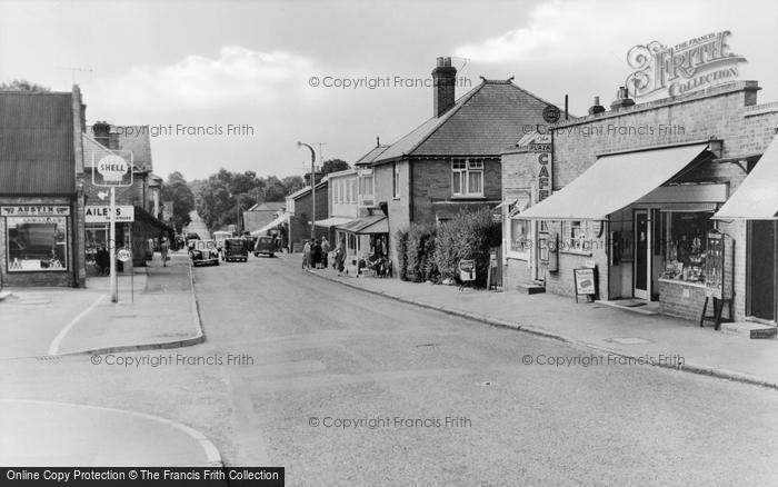 Photo of Crowthorne, High Street c.1960