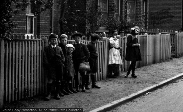 Photo of Crowthorne, Village Children 1921