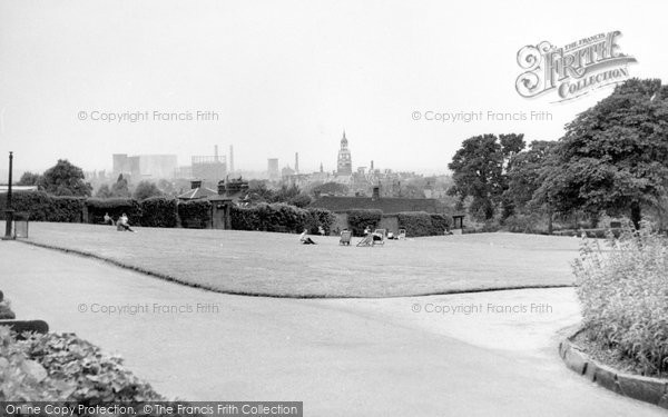 Photo of Croydon, Coombe Cliff Gardens c.1950