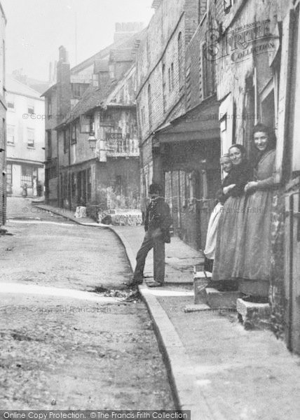 Photo of Croydon, Residents, Middle Street 1893