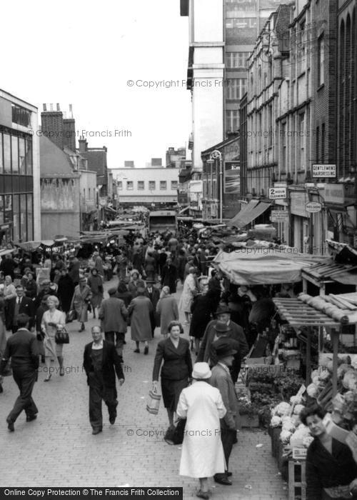 Photo of Croydon, Surrey Street Market c.1965