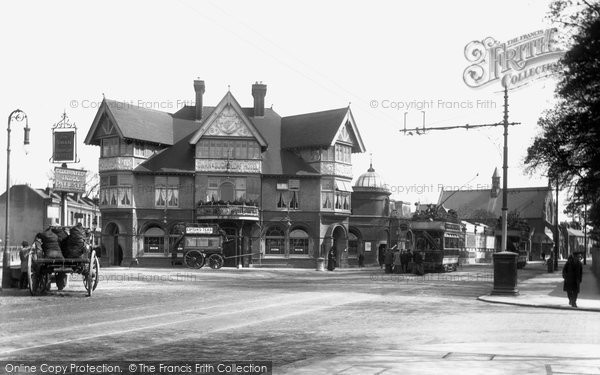 Photo of Croydon, The Swan And Sugarloaf Hotel 1902