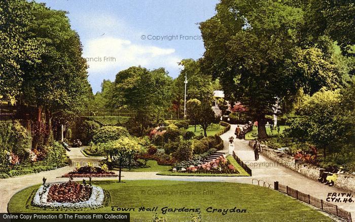 Photo of Croydon, Town Hall Gardens c.1955