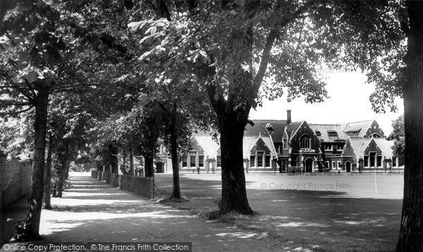 Photo of Croydon, Tree Walk, Whitgift Middle School c.1955
