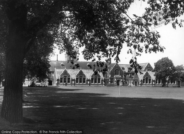 Photo of Croydon, Whitgift Middle School, North End c.1955