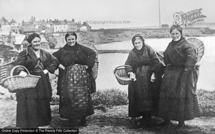 Photo of Cullercoats, Fisherwomen c.1910