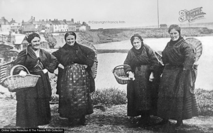 Cullercoats, Fisherwomen c1910