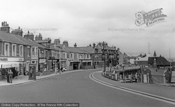 Photo of Cullercoats, Victoria Crescent c.1965