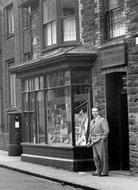 Post Office 1954, Cwmcarn