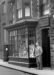 Post Office 1954, Cwmcarn