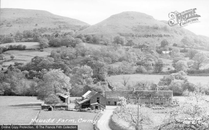 Photo of Cwmyoy, Neuadd Farm c.1955