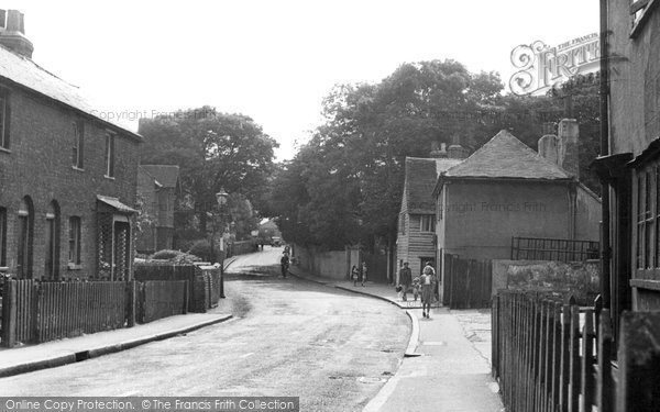 Photo of Dagenham, Crown Street c1950