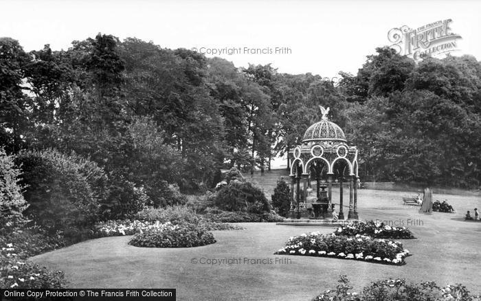 Photo of Dalmuir, Park And Bandstand c.1935