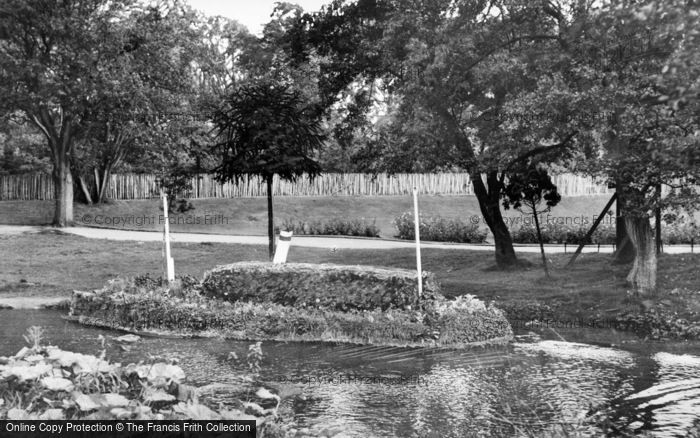 Photo of Dalmuir, The Park c.1935