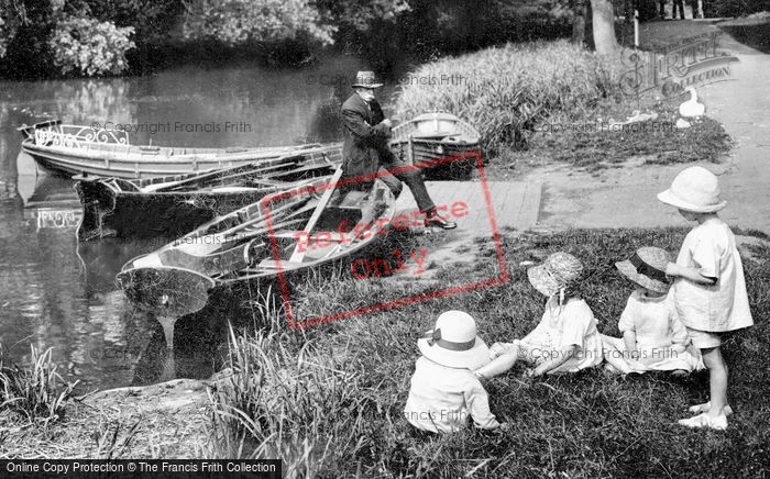 Photo of Darlington, Children By South Park Lake 1923