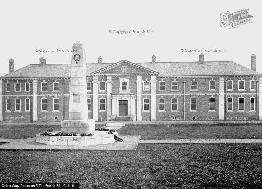 Darlington, War Memorial and New Hospital c1935