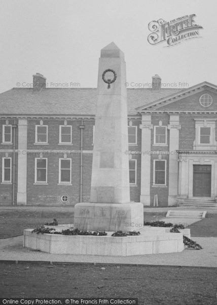 Photo of Darlington, War Memorial c.1935