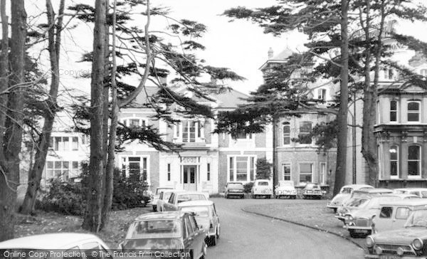 Photo of Dartford, College, The Front Drive c.1965