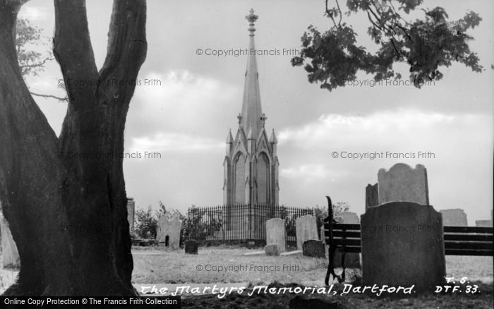 Photo of Dartford, The Martyrs' Memorial c.1955
